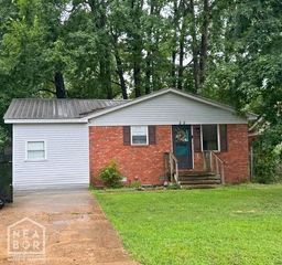 215 Pine Street, Jonesboro, AR 72401