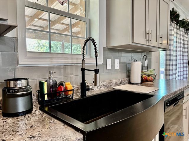 1021 Lewis Lane, Harwood, TX 78632