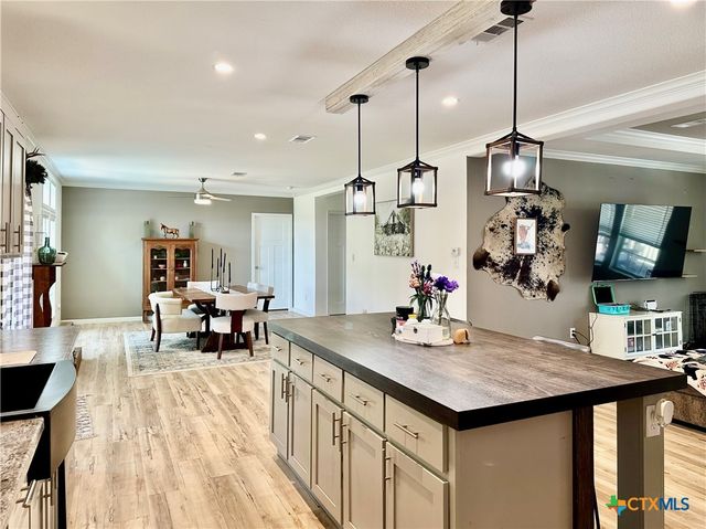 1021 Lewis Lane, Harwood, TX 78632