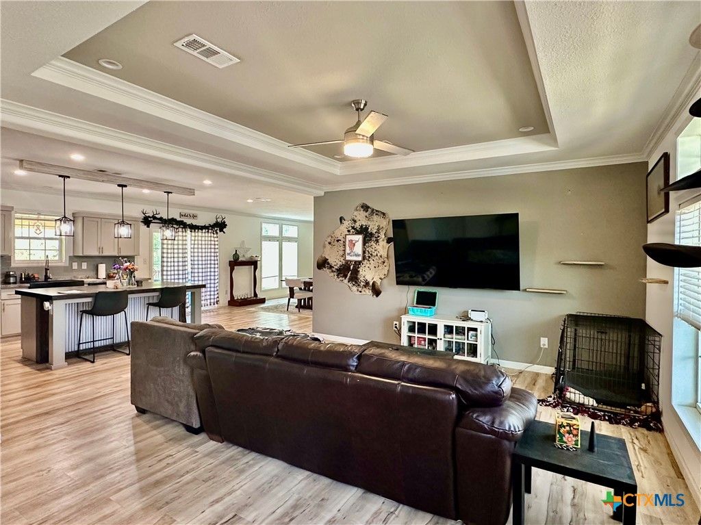 1021 Lewis Lane, Harwood, TX 78632