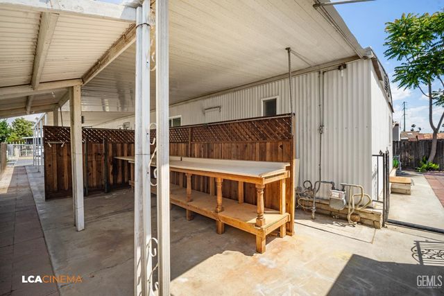 717 45th Street, Bakersfield, CA 93301