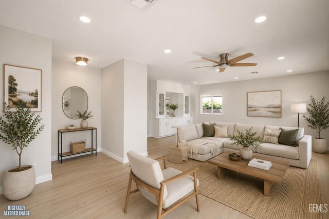 717 45th Street, Bakersfield, CA 93301