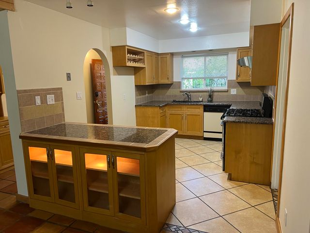 9116 ORLANDO Place NE, Albuquerque, NM 87111