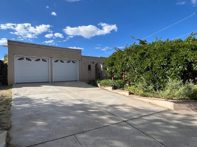 9116 ORLANDO Place NE, Albuquerque, NM 87111