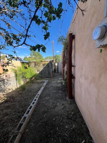 9116 ORLANDO Place NE, Albuquerque, NM 87111