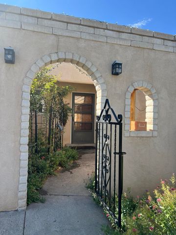 9116 ORLANDO Place NE, Albuquerque, NM 87111