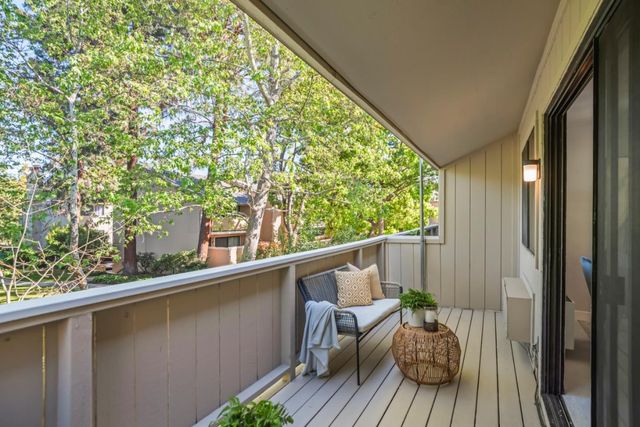 978 Kiely Boulevard E, Santa Clara, CA 95051