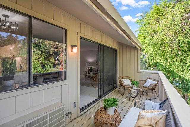 978 Kiely Boulevard E, Santa Clara, CA 95051