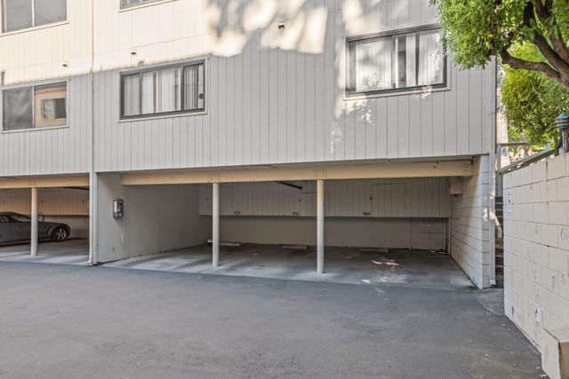 978 Kiely Boulevard E, Santa Clara, CA 95051