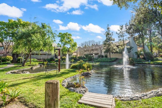 978 Kiely Boulevard E, Santa Clara, CA 95051