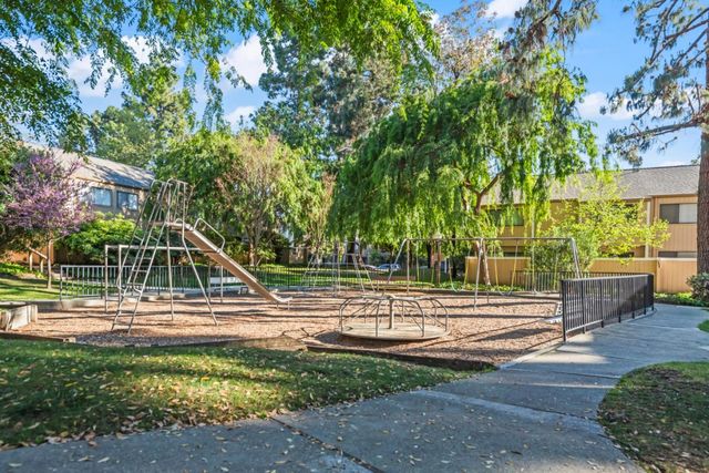 978 Kiely Boulevard E, Santa Clara, CA 95051