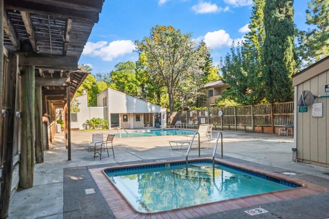 978 Kiely Boulevard E, Santa Clara, CA 95051