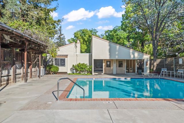 978 Kiely Boulevard E, Santa Clara, CA 95051