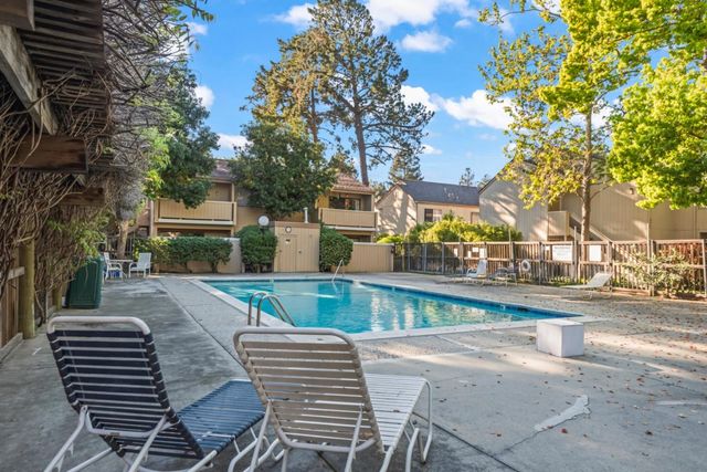 978 Kiely Boulevard E, Santa Clara, CA 95051