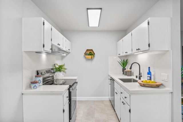 978 Kiely Boulevard E, Santa Clara, CA 95051