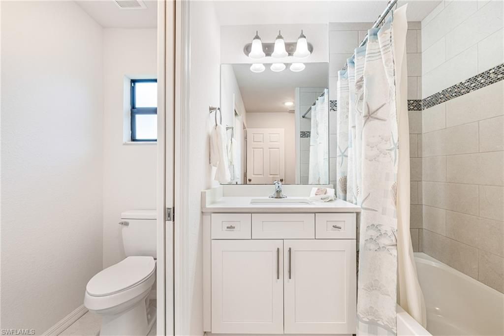 Image 34 of property listing at 1301 SE 23rd TER, Cape Coral, FL 33990