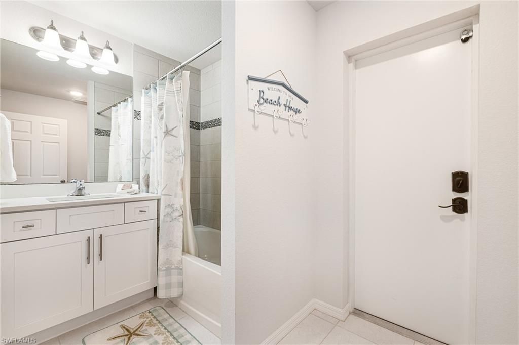 Image 35 of property listing at 1301 SE 23rd TER, Cape Coral, FL 33990