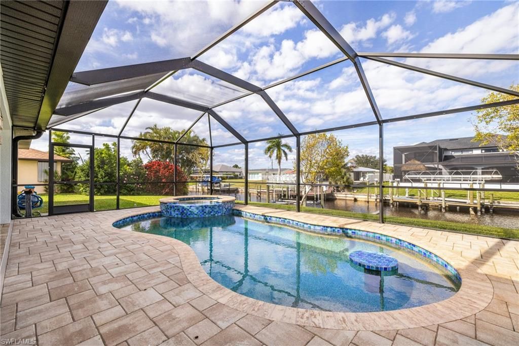 Image 41 of property listing at 1301 SE 23rd TER, Cape Coral, FL 33990