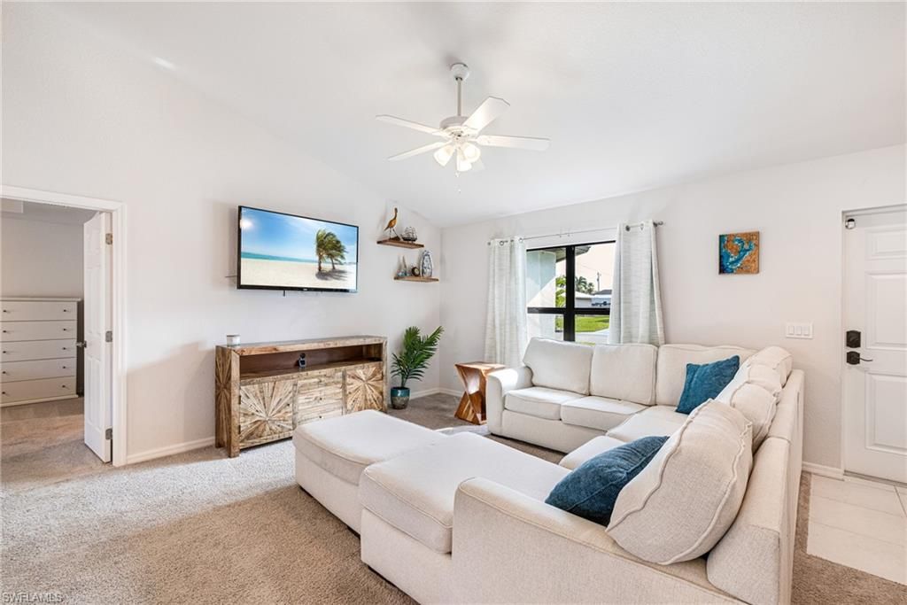 Image 6 of property listing at 1301 SE 23rd TER, Cape Coral, FL 33990