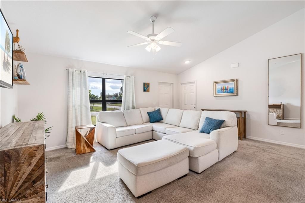 Image 7 of property listing at 1301 SE 23rd TER, Cape Coral, FL 33990