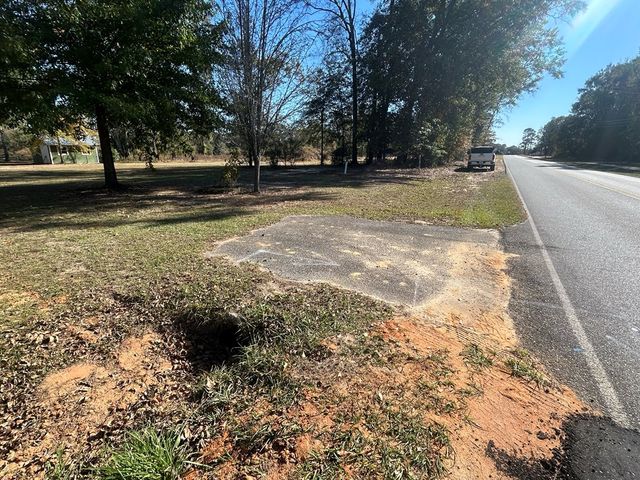 816 N Broad St, Cowarts, AL 36321