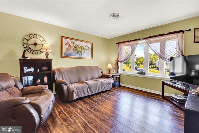 1120 CARDIFF ST, Harrisburg, PA 17109