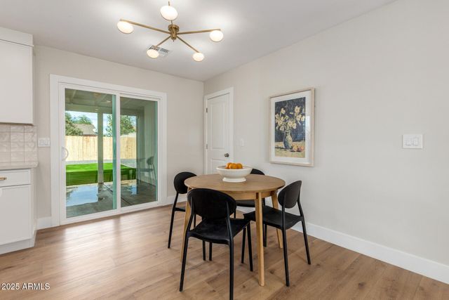 1006 W GRANDVIEW Street, Mesa, AZ 85201