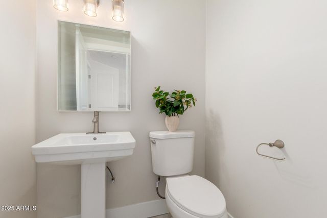 1006 W GRANDVIEW Street, Mesa, AZ 85201