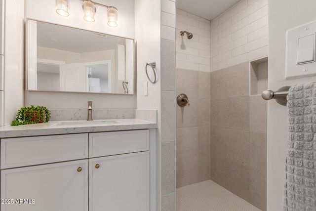 1006 W GRANDVIEW Street, Mesa, AZ 85201