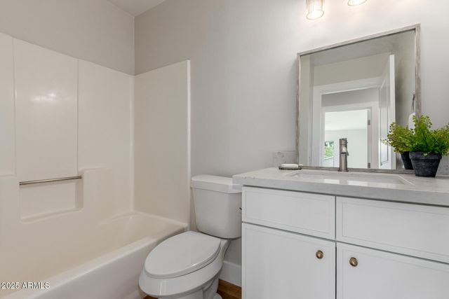 1006 W GRANDVIEW Street, Mesa, AZ 85201