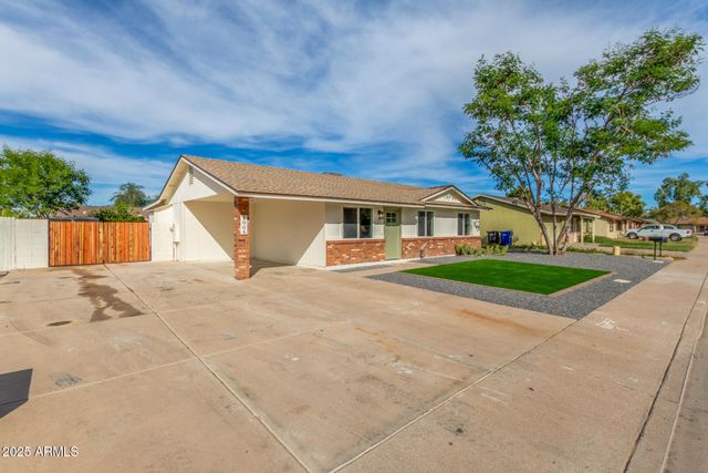 1006 W GRANDVIEW Street, Mesa, AZ 85201