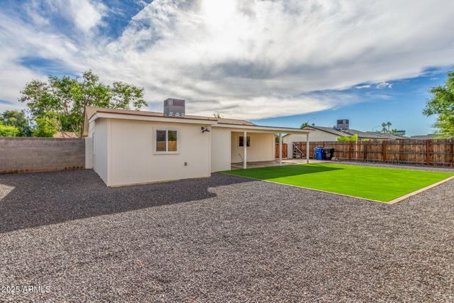1006 W GRANDVIEW Street, Mesa, AZ 85201