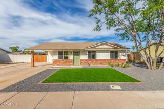 1006 W GRANDVIEW Street, Mesa, AZ 85201