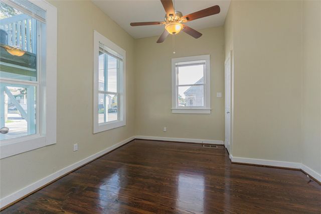 1219 33rd Street 1, Galveston, TX 77550