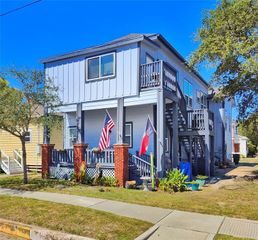 1219 33rd Street 1, Galveston, TX 77550