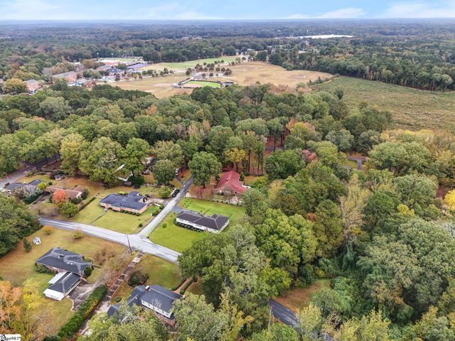 607 S Adair Street, Clinton, SC 29325