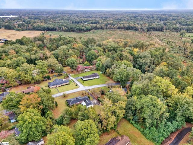 607 S Adair Street, Clinton, SC 29325