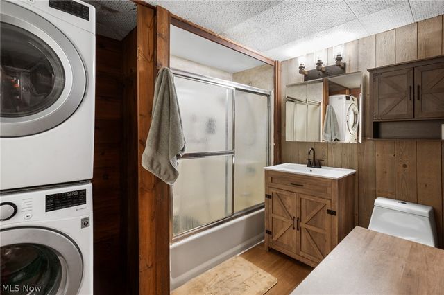 9455 Robinson Road, Chardon, OH 44024