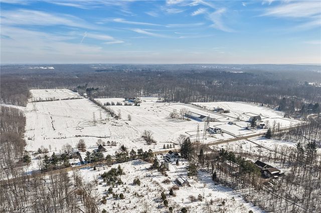 9455 Robinson Road, Chardon, OH 44024