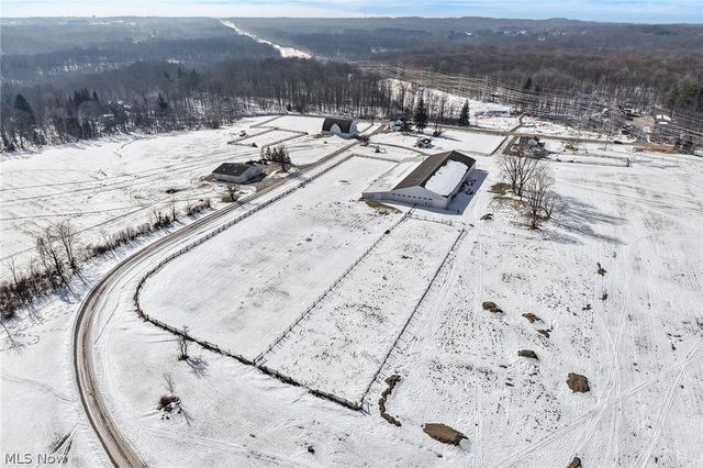 9455 Robinson Road, Chardon, OH 44024