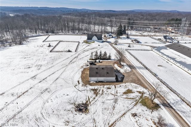 9455 Robinson Road, Chardon, OH 44024