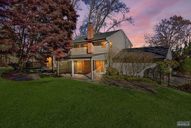 121 Overlook Drive, Woodcliff Lake, NJ 07677