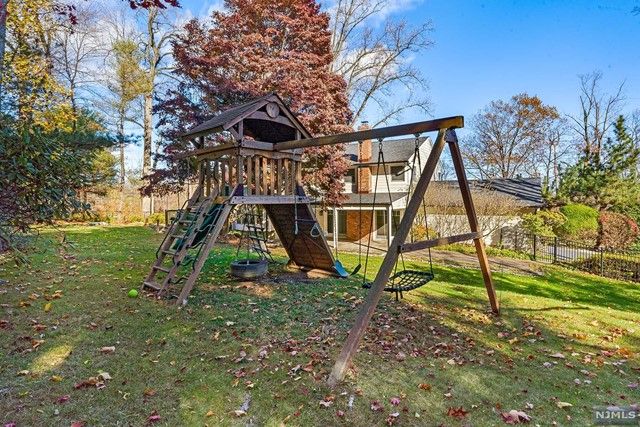 121 Overlook Drive, Woodcliff Lake, NJ 07677