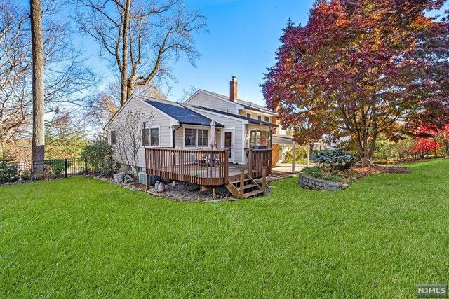 121 Overlook Drive, Woodcliff Lake, NJ 07677