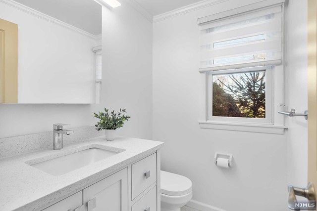 121 Overlook Drive, Woodcliff Lake, NJ 07677