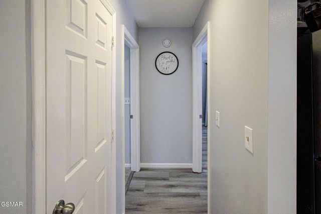 802 Crystal Br Way, Gatlinburg, TN 37738