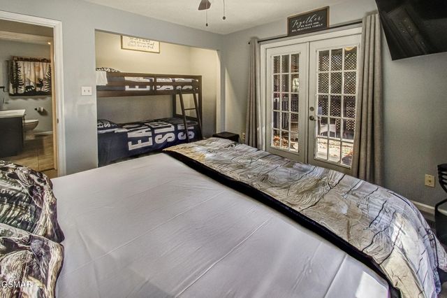 802 Crystal Br Way, Gatlinburg, TN 37738