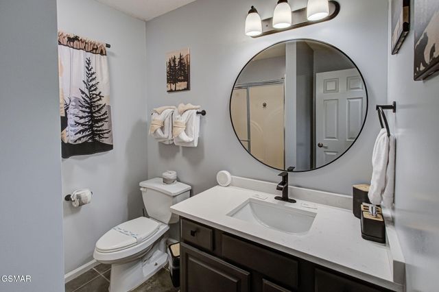 802 Crystal Br Way, Gatlinburg, TN 37738