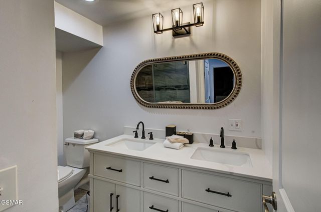 802 Crystal Br Way, Gatlinburg, TN 37738