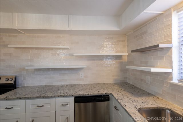 1012 W Tulsa, Sulphur, OK 73086